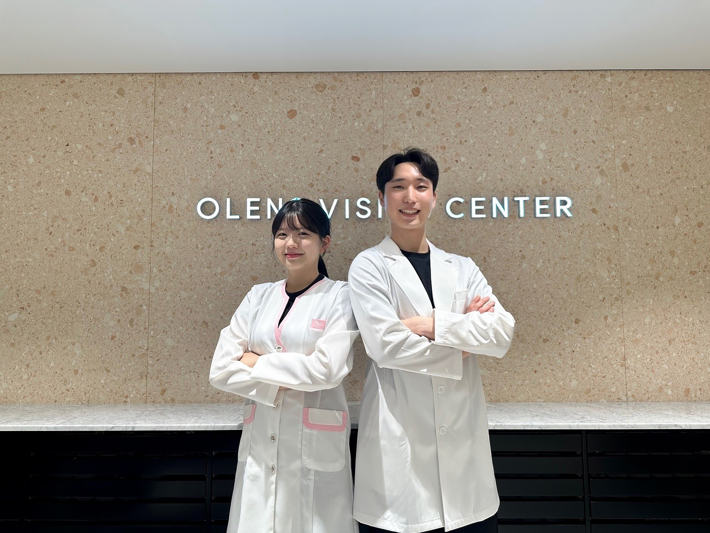 안과 출신, 오렌즈 아카데미 출신 안경사 근무